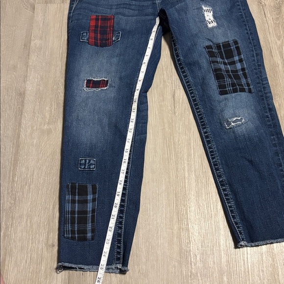 Miss Me Patch Mid-Rise Ankle Skinny Jeans - Picture 7 of 7